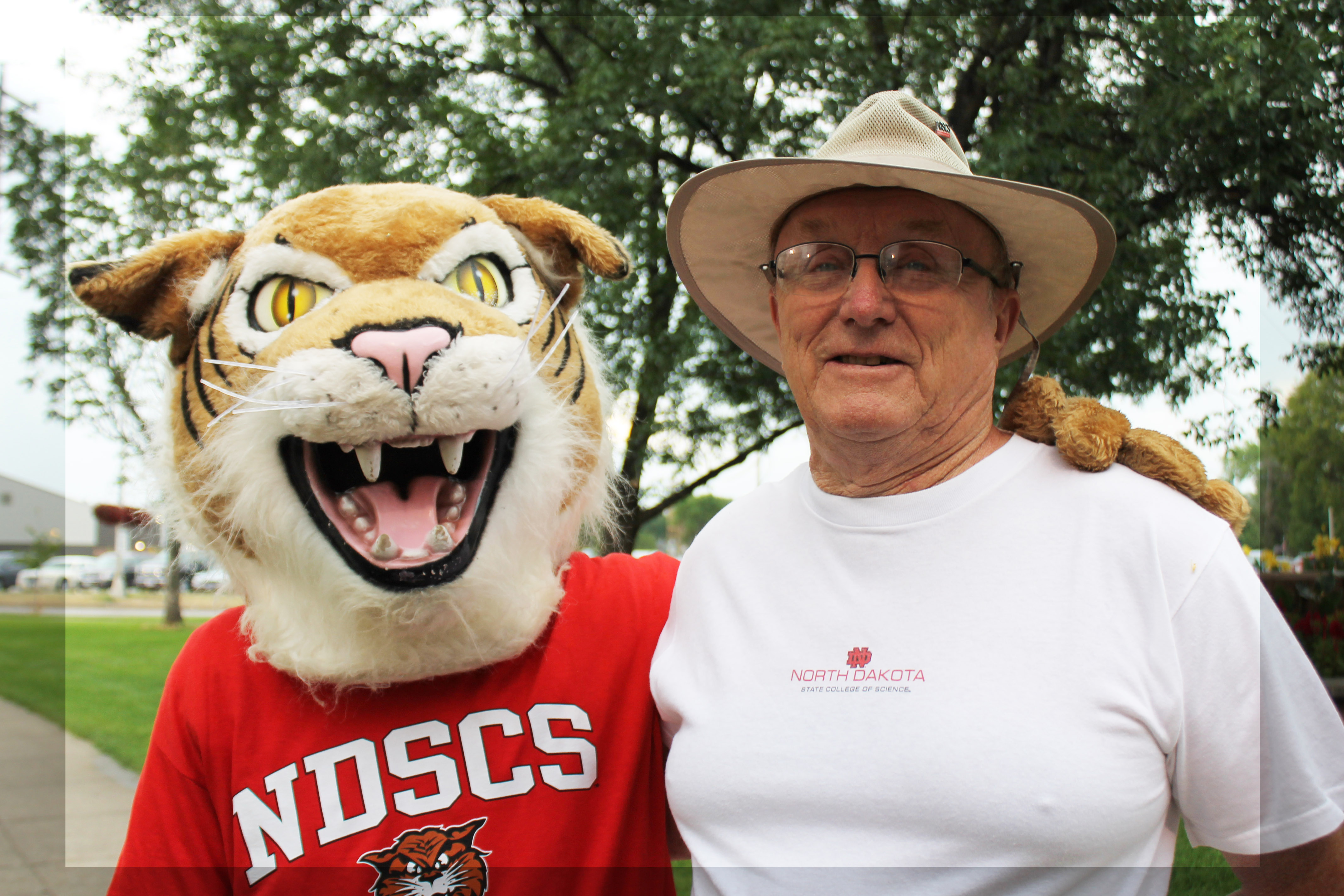 Wildcat Willie with Alumnus Jerome A